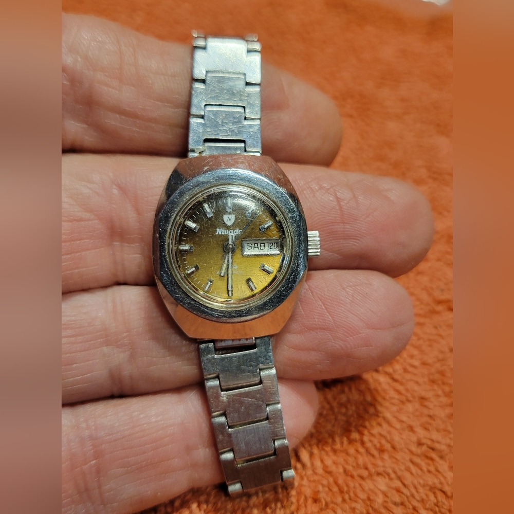 Vintage Nivada ladies automatic wrist watch all original. Swiss.